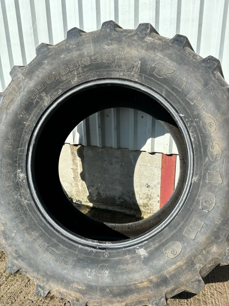 650/65 38 Tractor tyres - Image 3