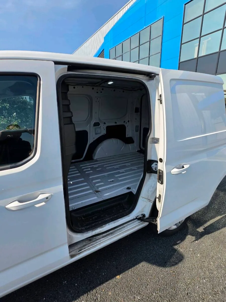 Volkswagen Caddy - Image 4