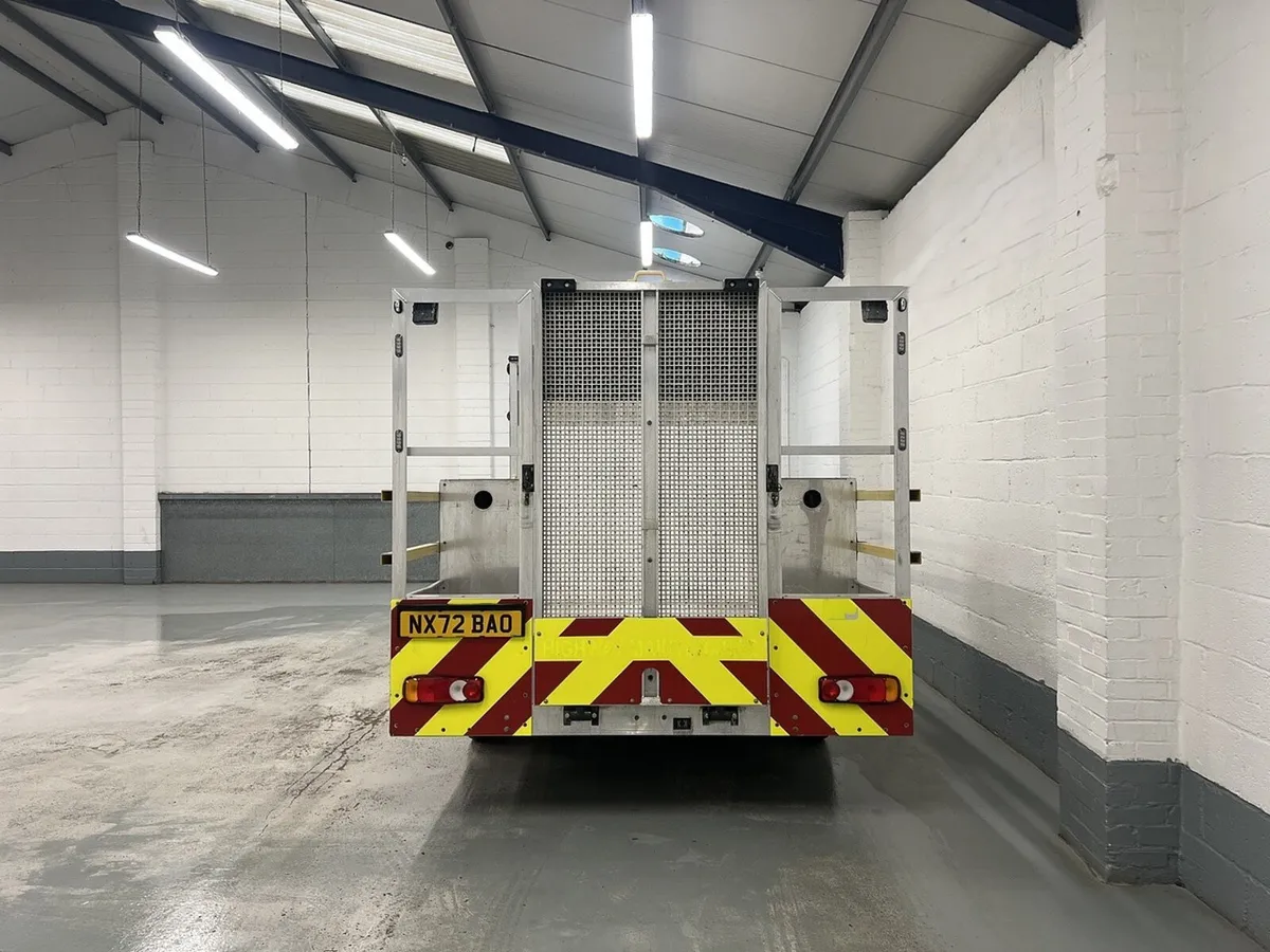 2022 Peugeot Boxer Dropside Van - Image 2