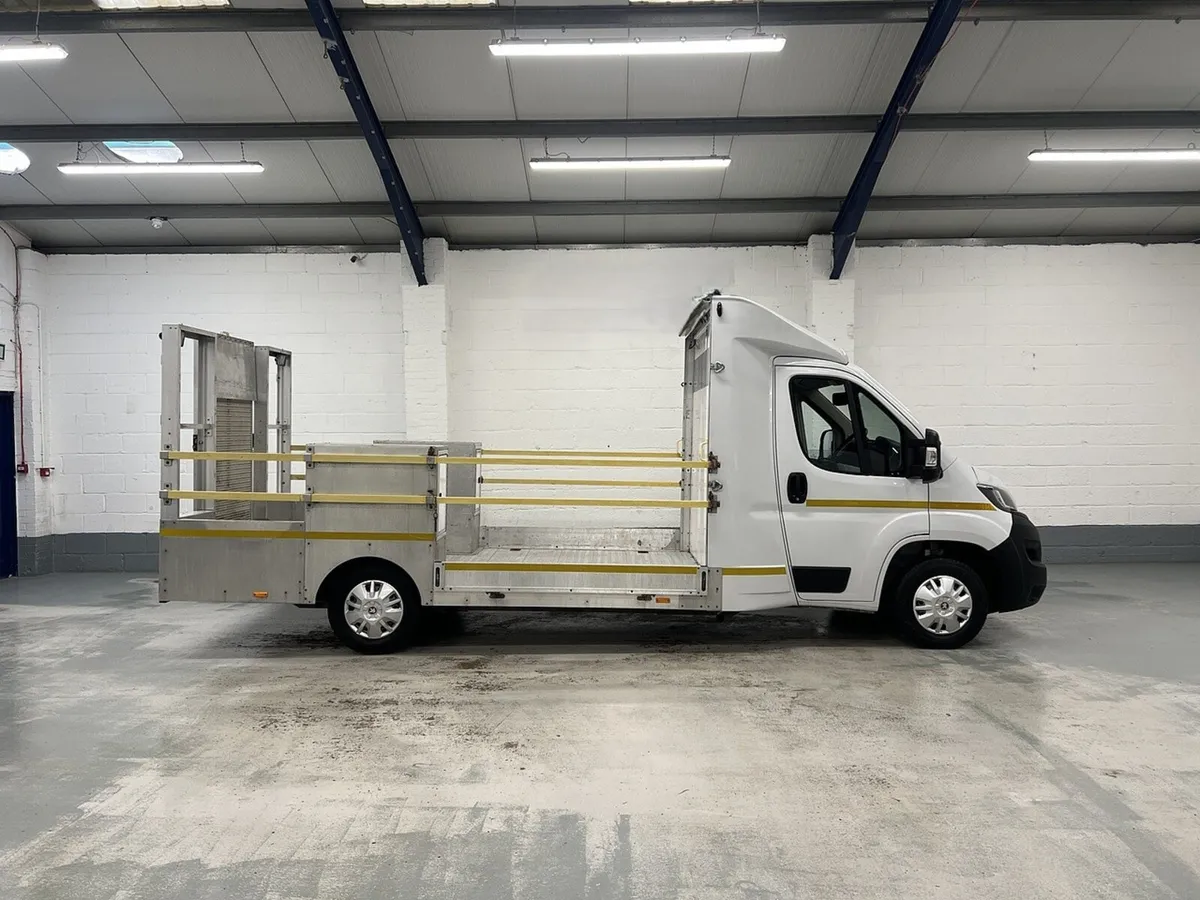 2022 Peugeot Boxer Dropside Van - Image 1