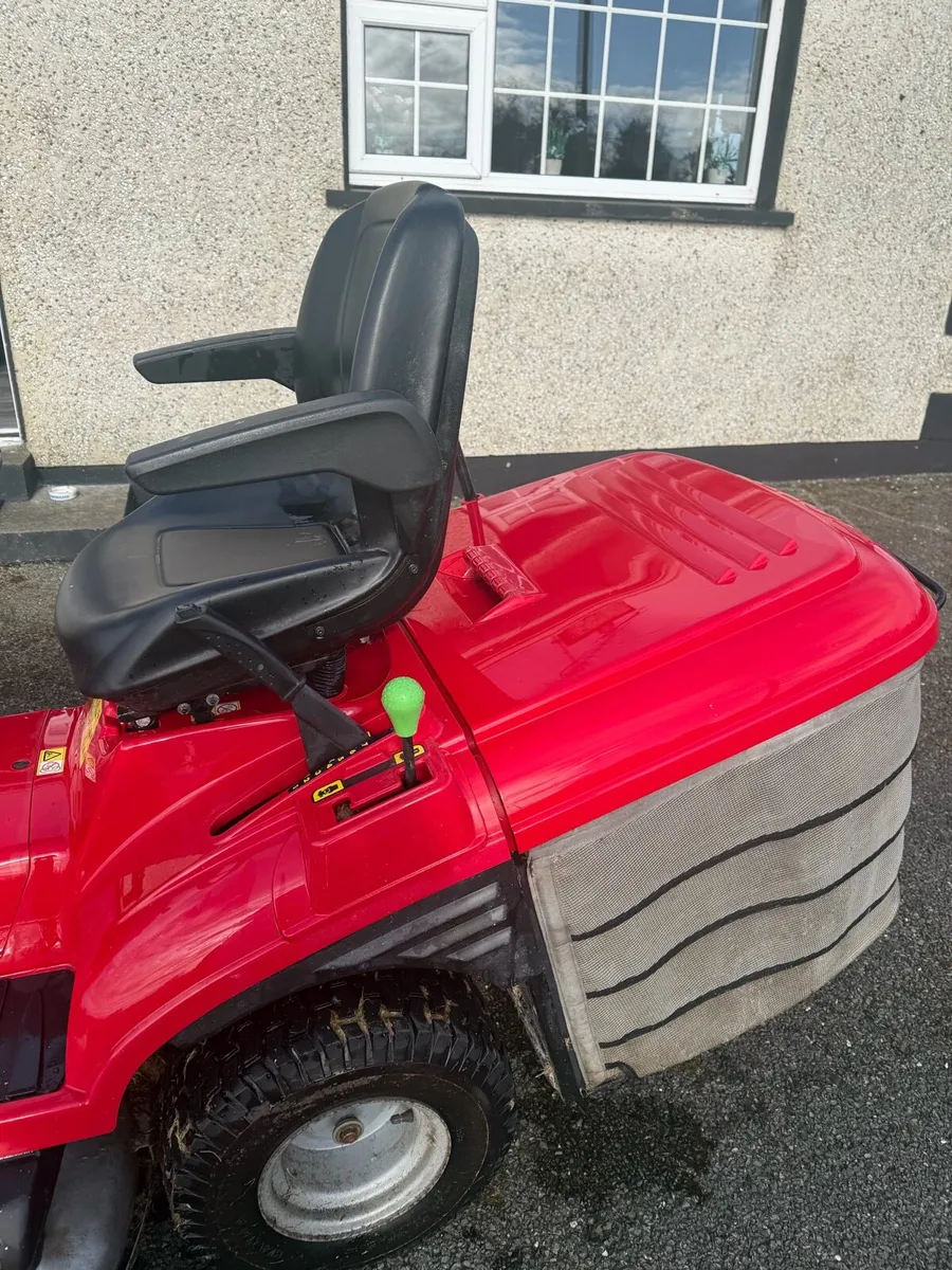 Honda HF2625 Ride On Tractor Lawn Mower - Image 3