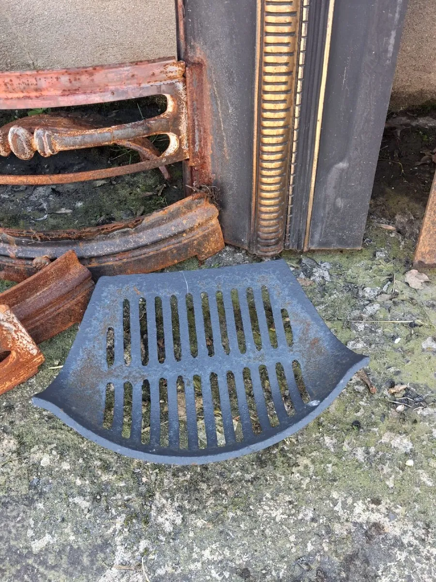 Cast iron open fire fronts - Image 1