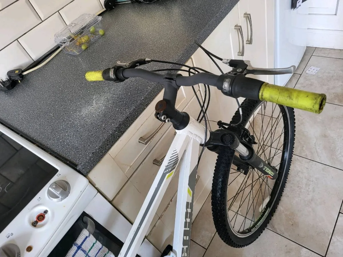 Mountain bike - Image 4