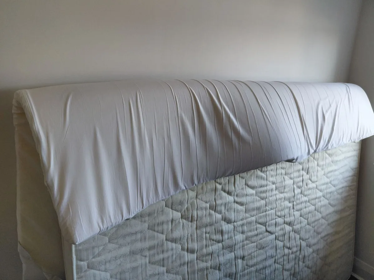 Matress and matress tooer - Image 1