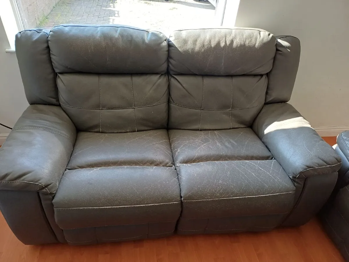 Leather suite - Image 4