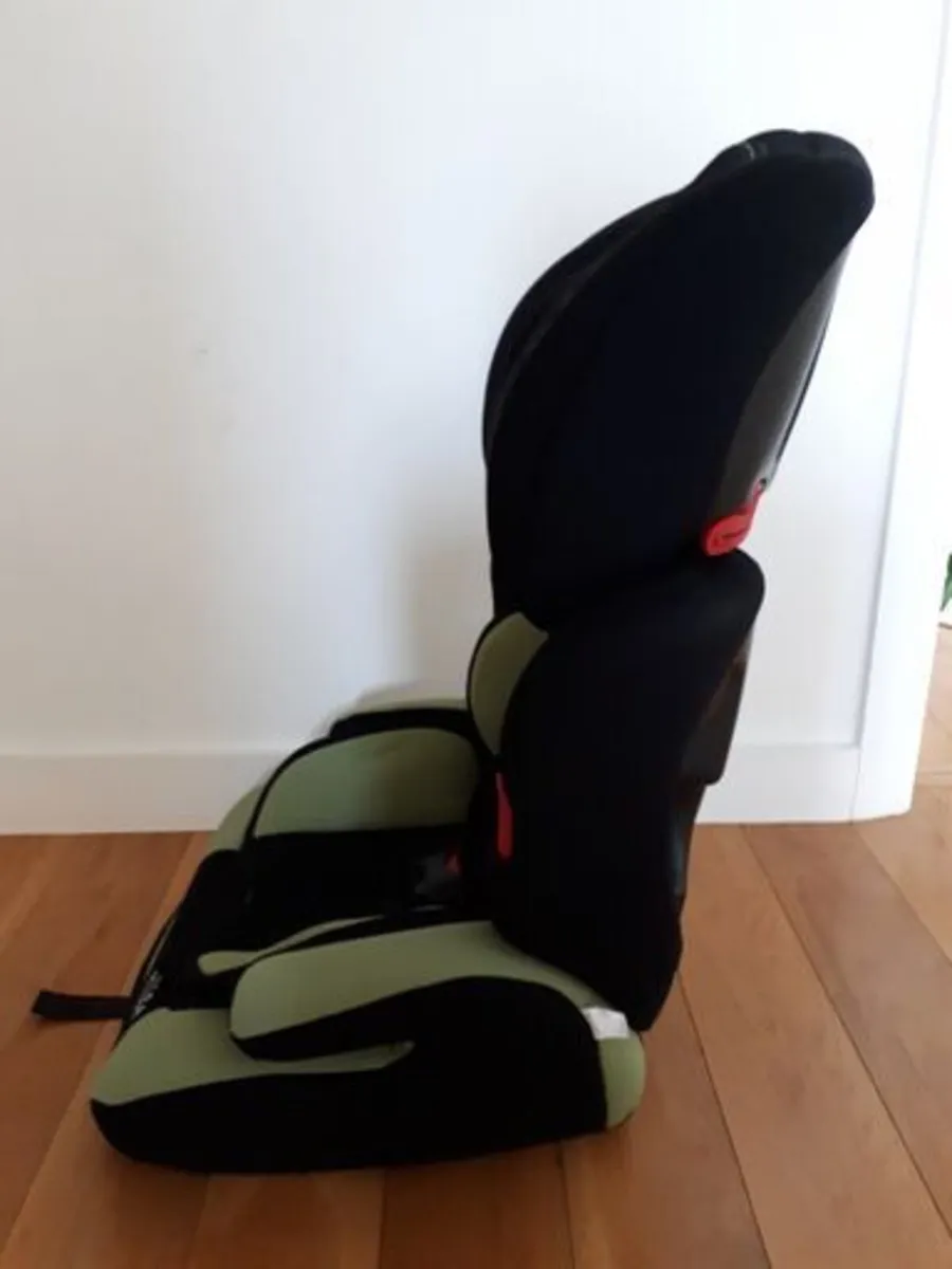 Car Seat - Image 3