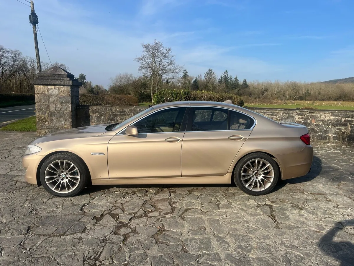 2011 bmw 520 automatic - Image 4