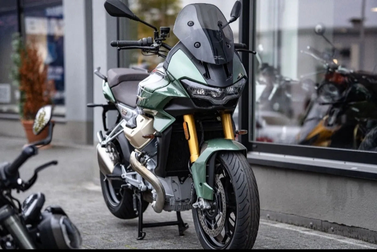 Moto Guzzi V100 Mandello S - Image 1