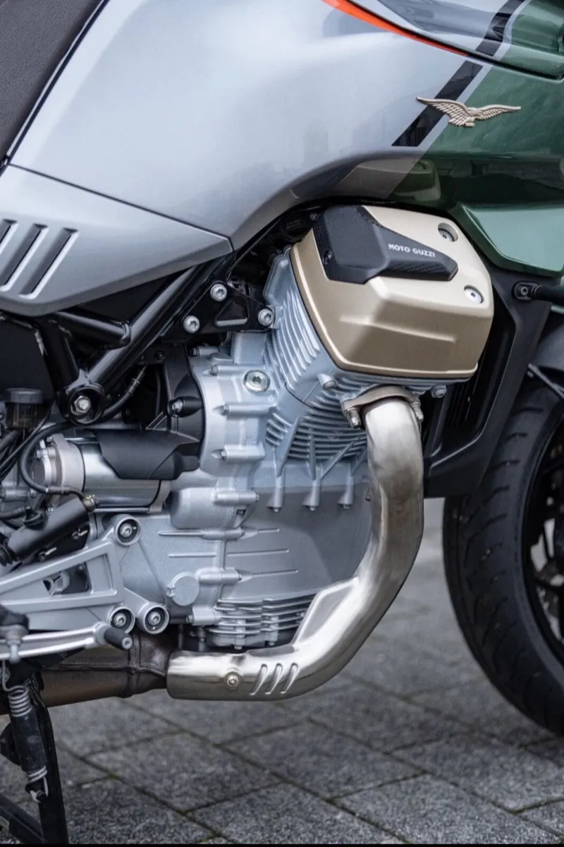 Moto Guzzi V100 Mandello S - Image 4