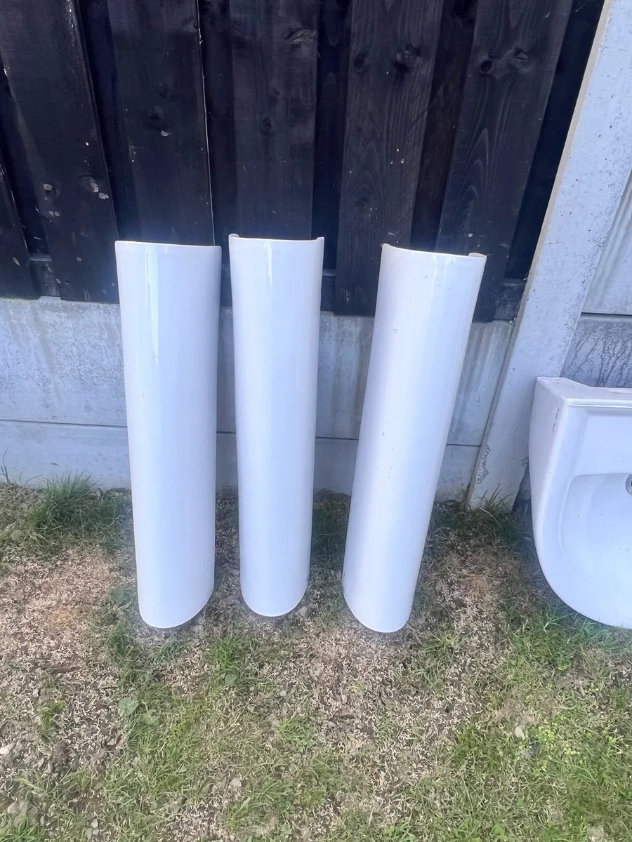 Pedestal Sinks - Image 3