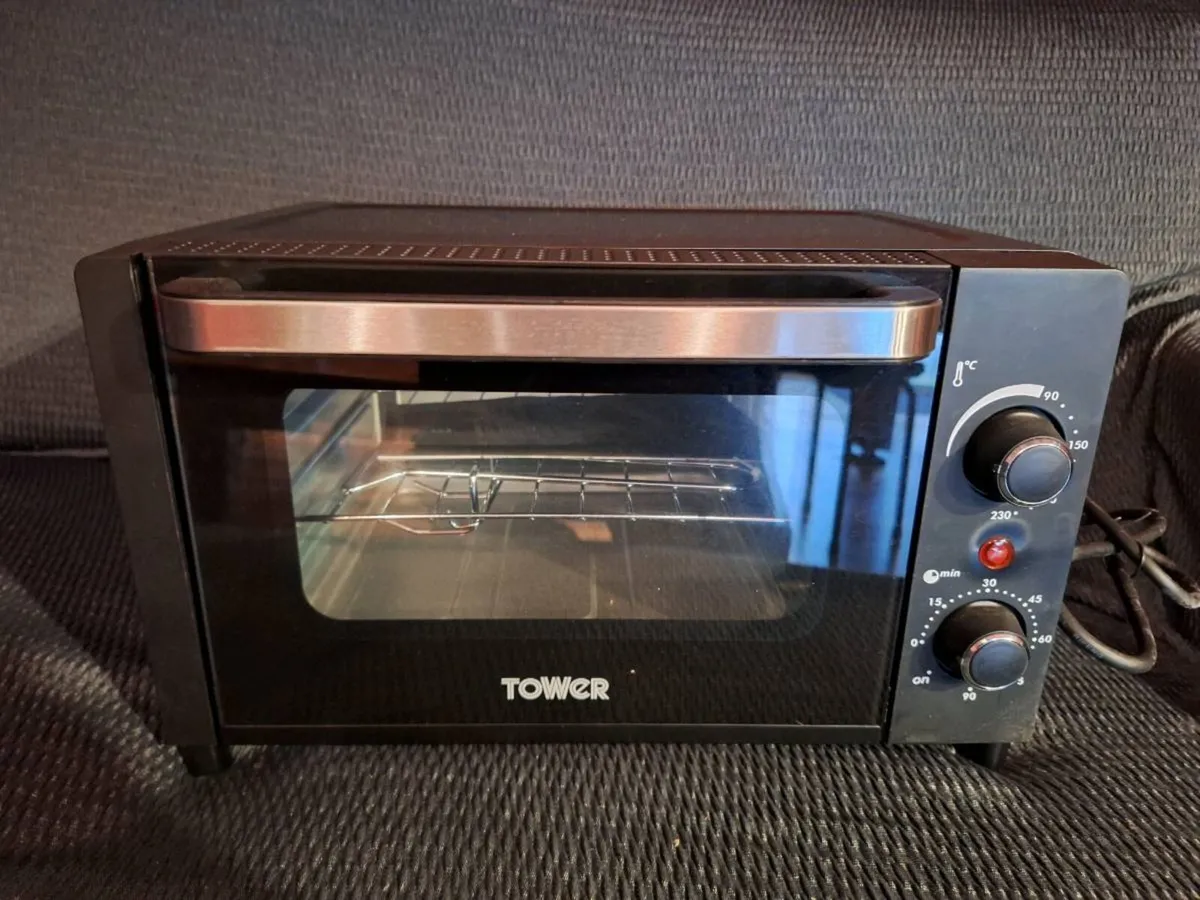 Oven - Image 1