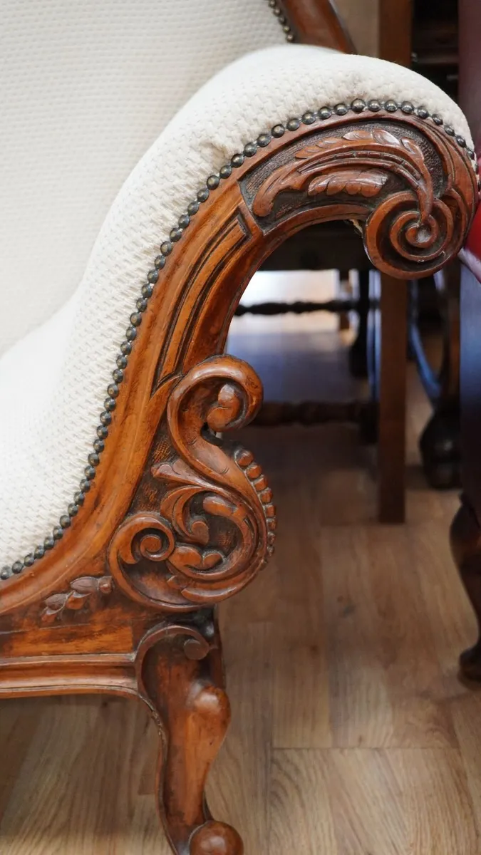 Antique Carved Chaise Longue - Image 3