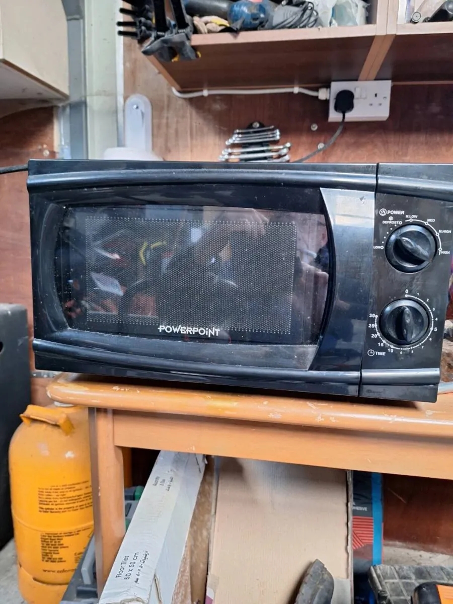 Microwave oven - Image 1