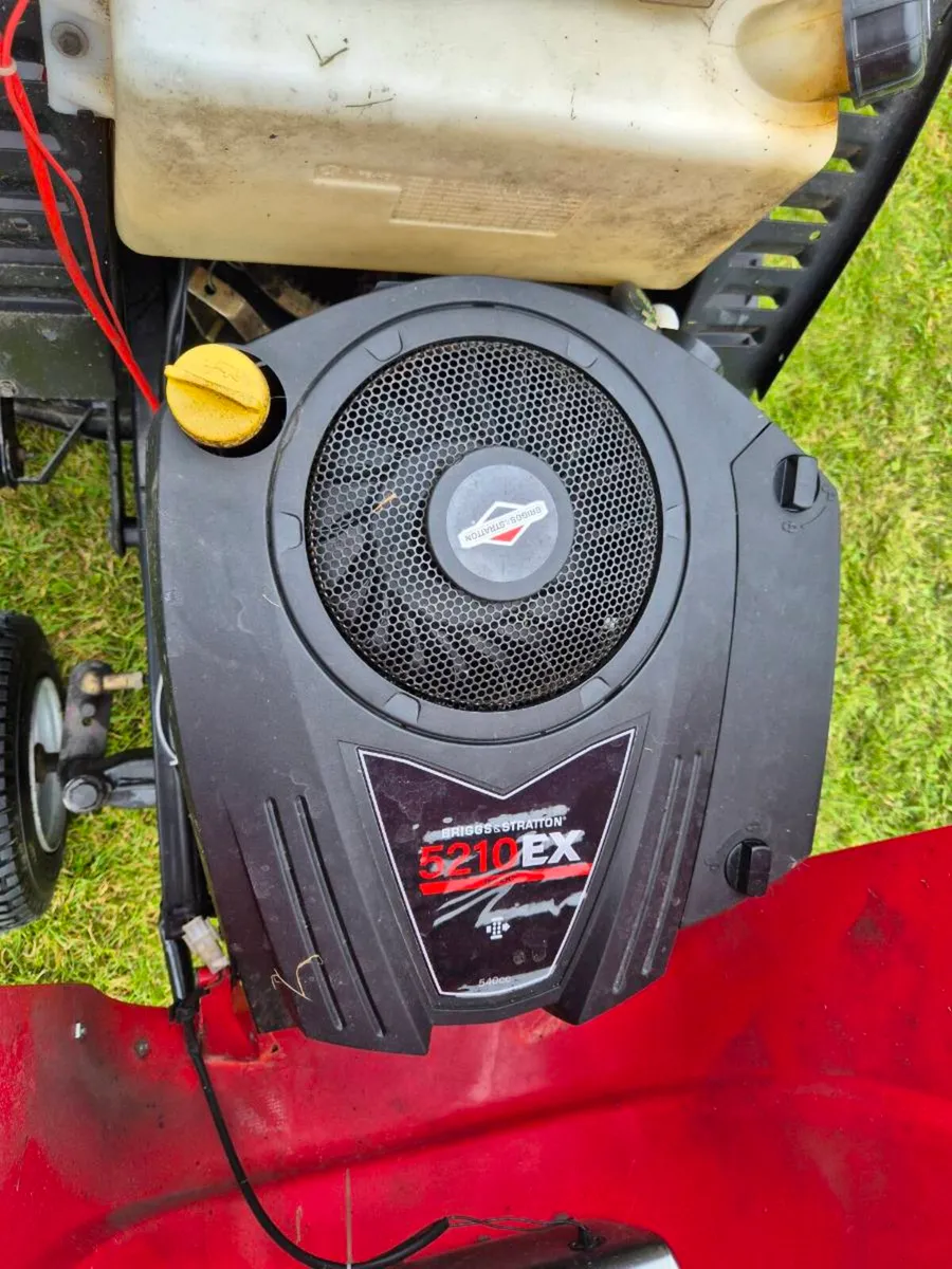 Tractor Lawnmower - Image 2