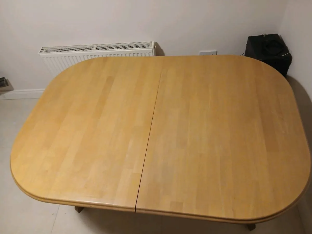 Dining table - Image 1