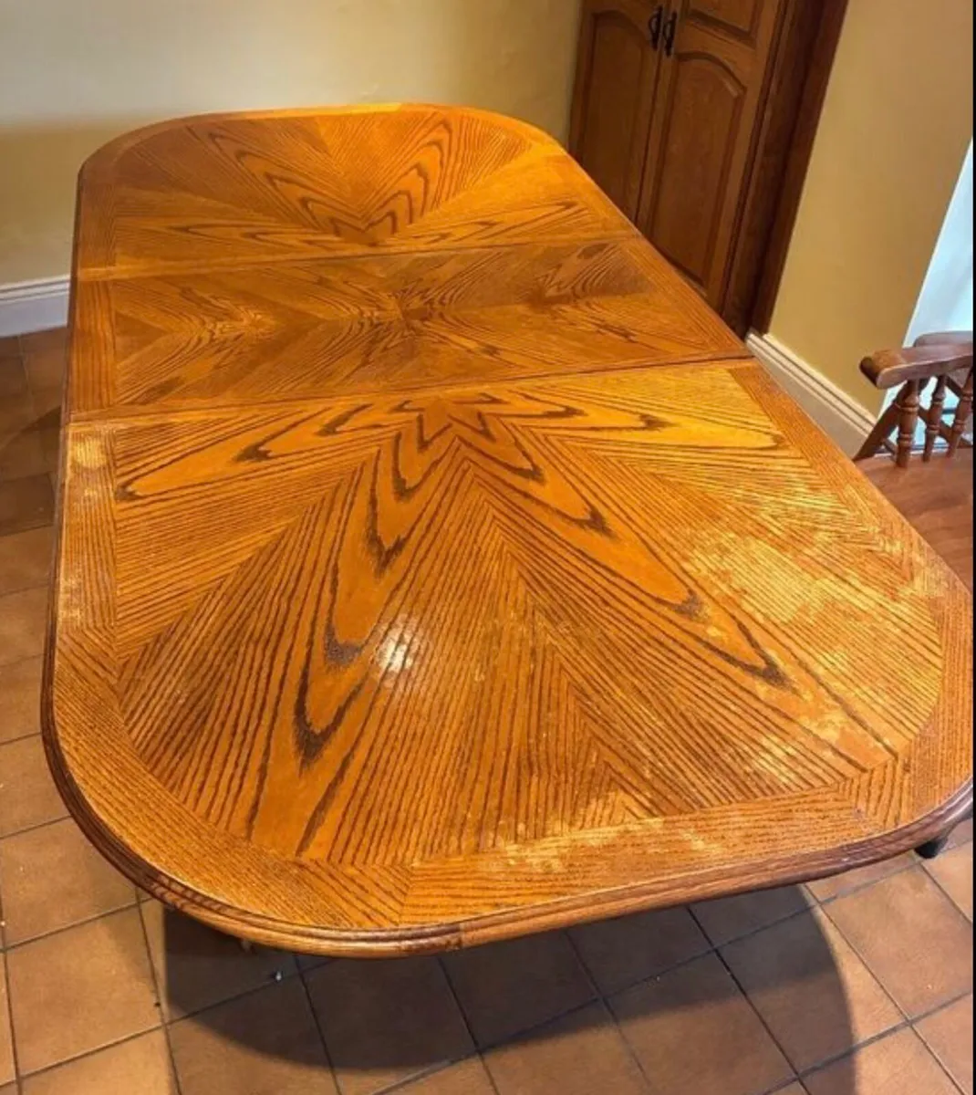 Solid timber extendable dining table - Image 4