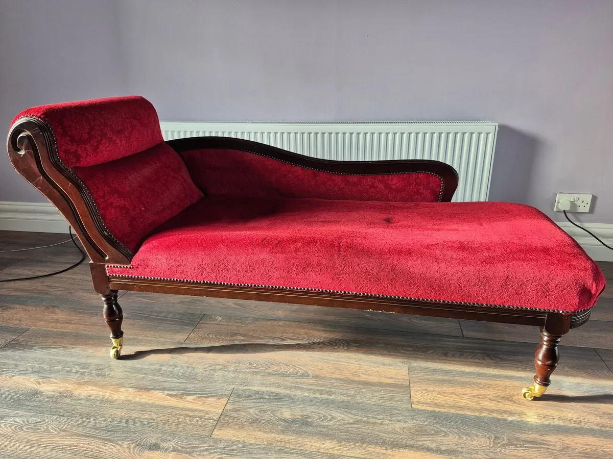 Chaise Longue - Image 1