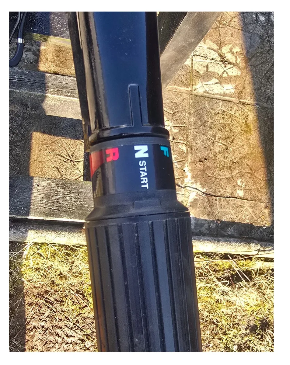 Outboard engine - Image 2