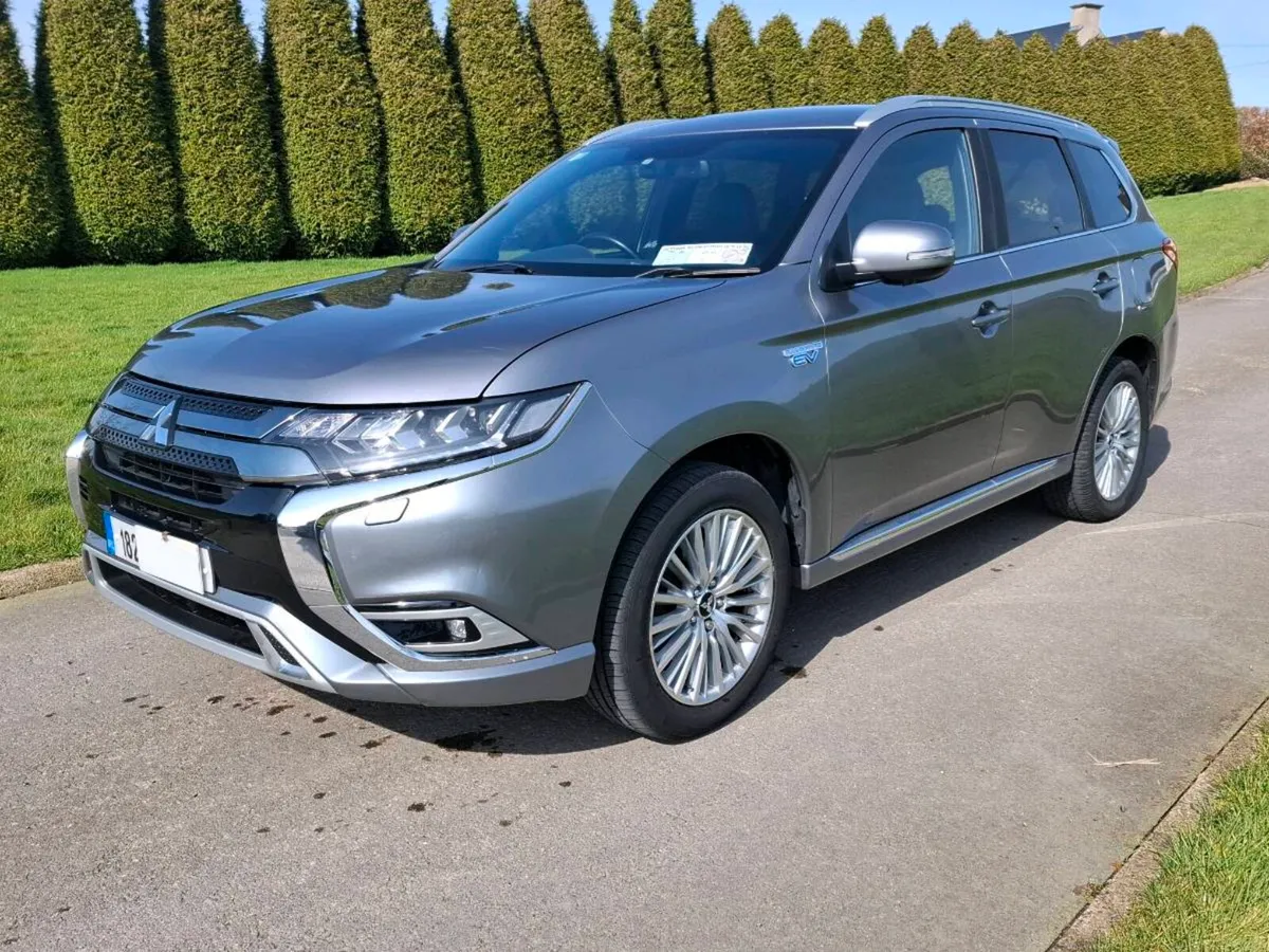 2018 Mitsubishi Outlander Plug In Hybrid Immaculat - Image 3