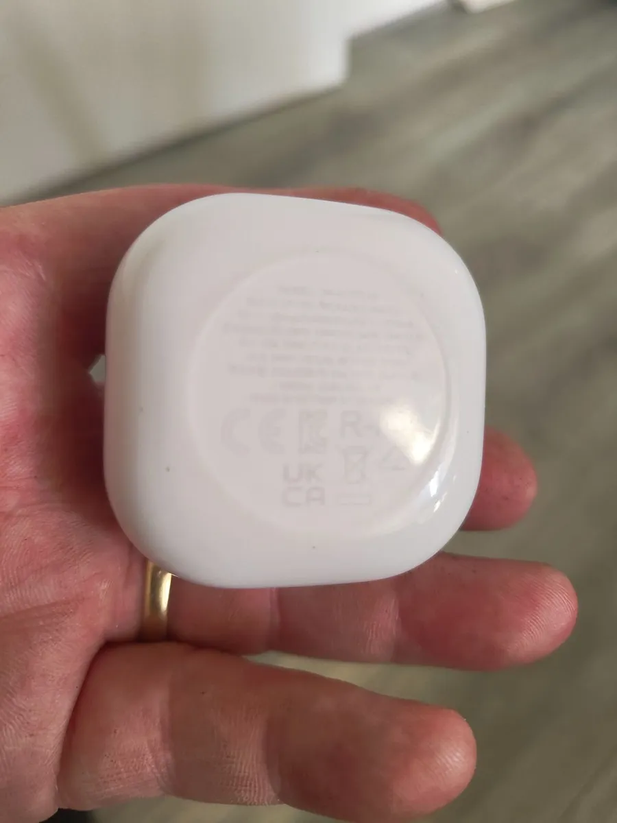 Genuine Samsung galaxy  Pro 2 Earpods - Image 2