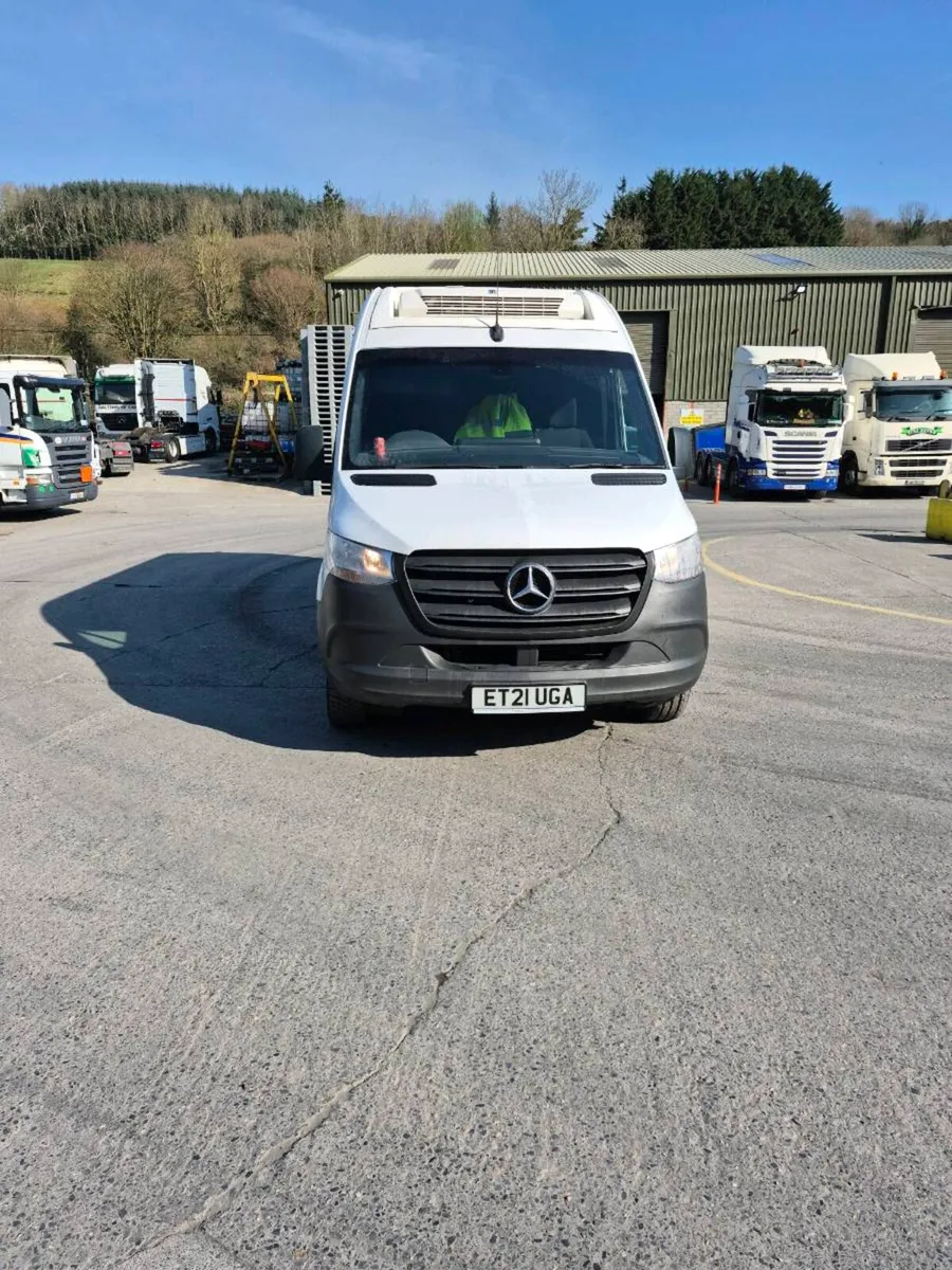 Mercades fridge van - Image 1