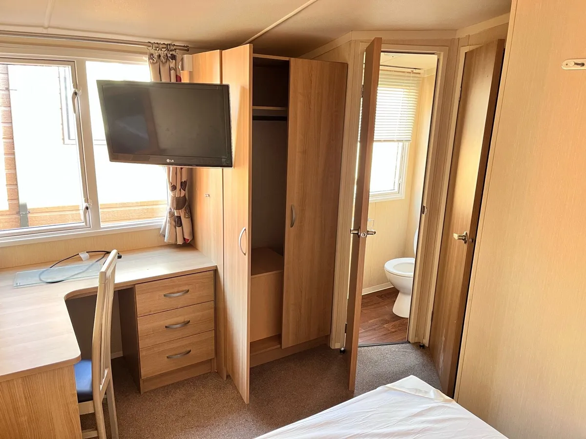 Swift Bordeaux exclusive 3 bed - Image 2