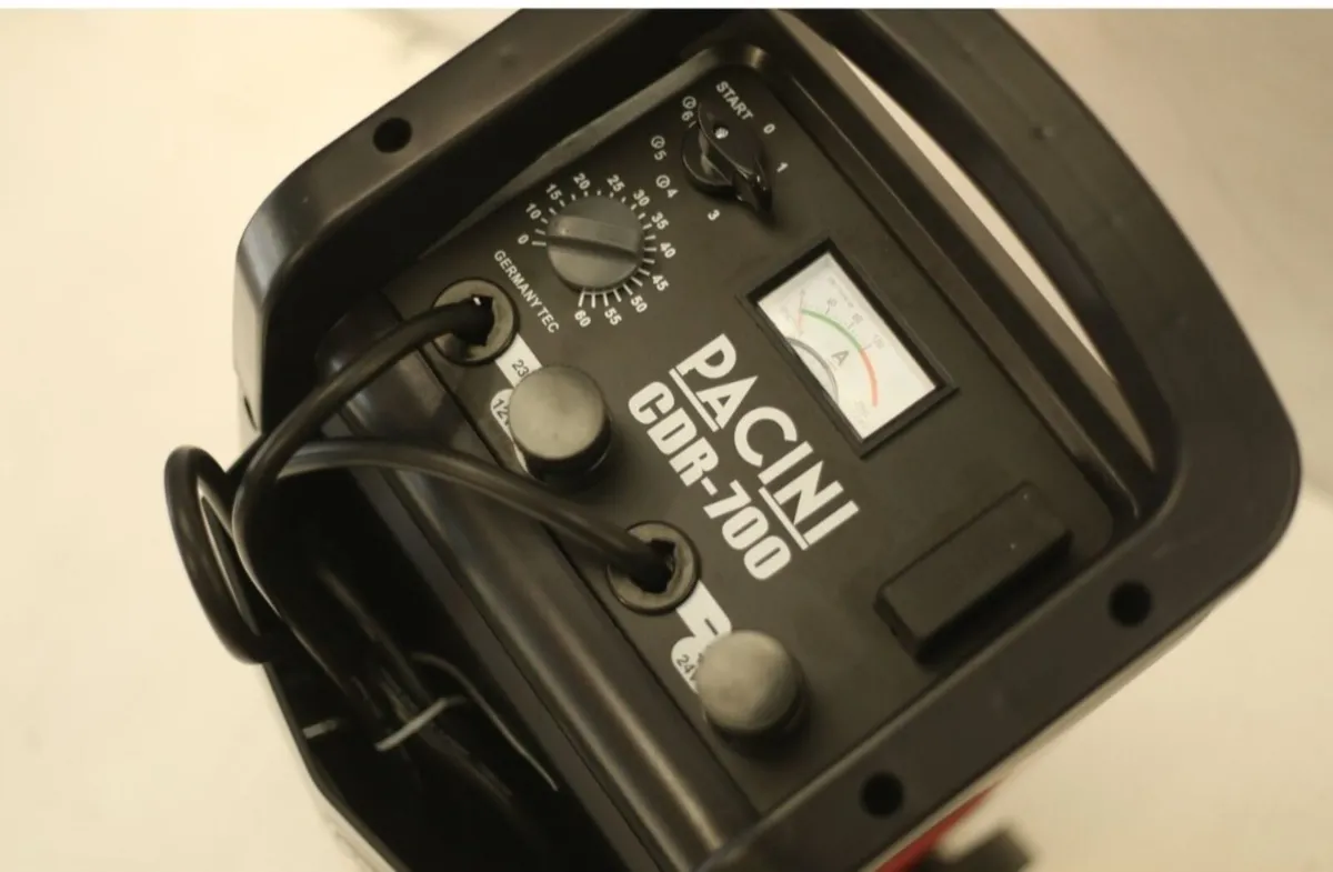 Battery booster and chager 12/24volt - Image 2