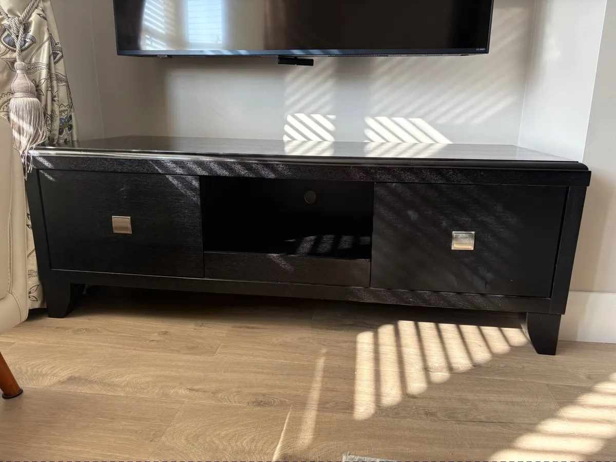 Solid wood TV unit - Image 1