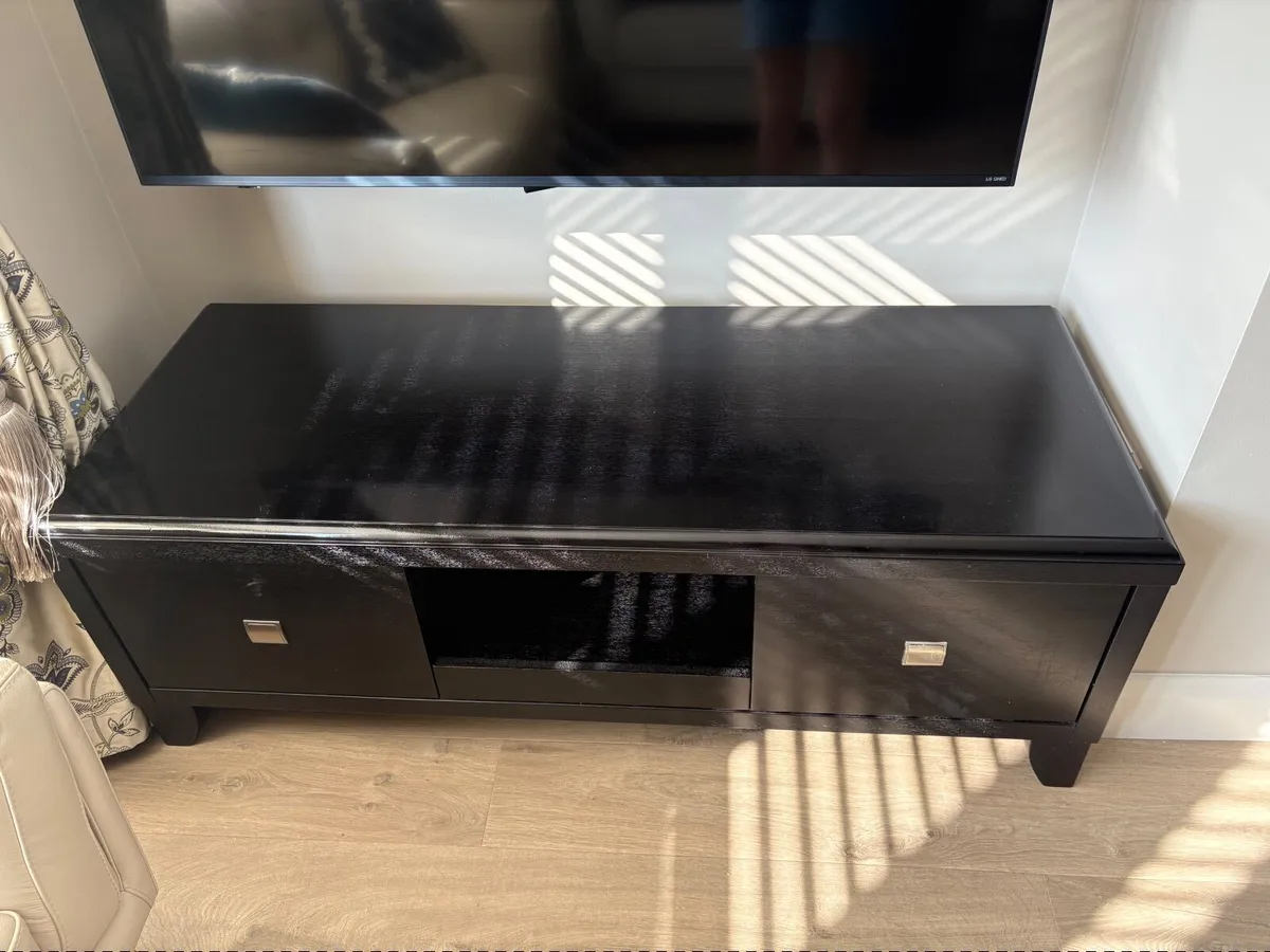 Solid wood TV unit - Image 2
