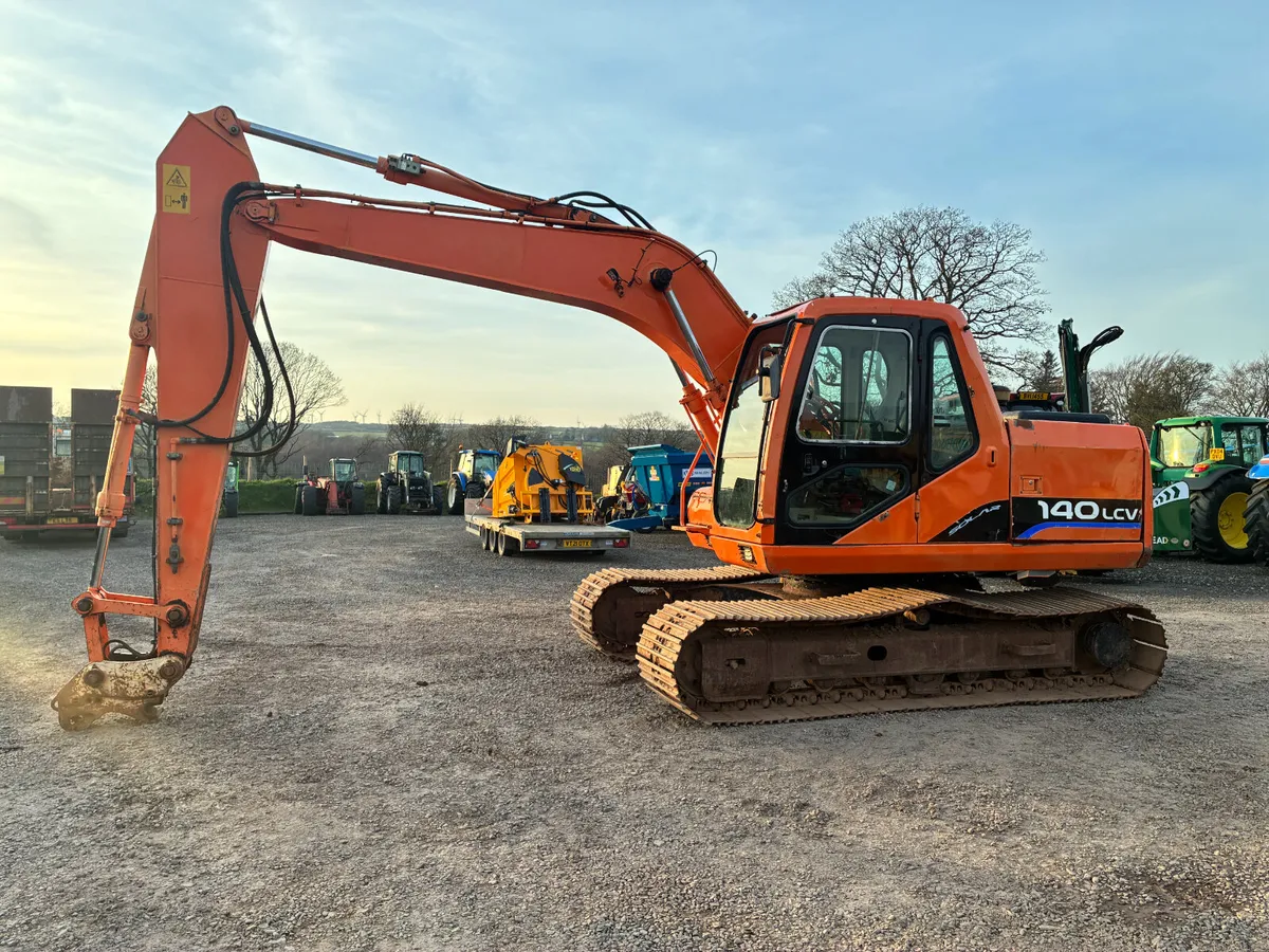 DOOSAN SOLAR 140LCV - Image 1