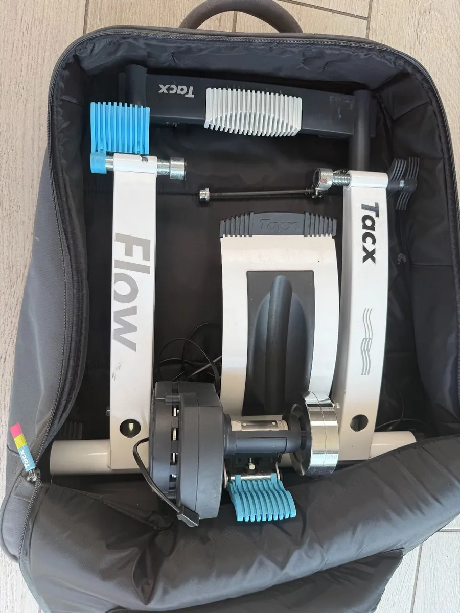 Tacx Flow Turbo Trainer + Tacx Case - Image 1