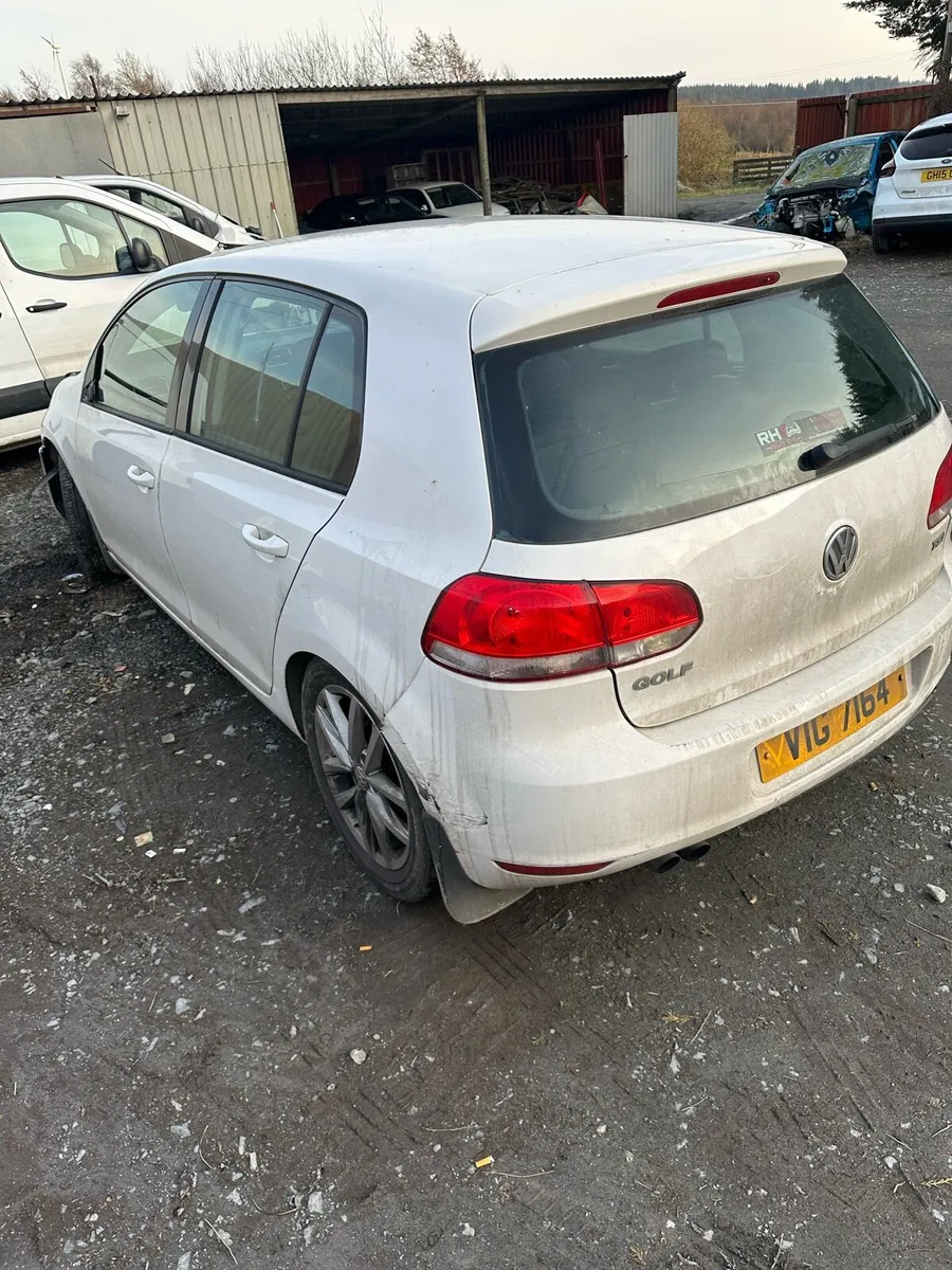 2011 Volkswagen Golf mk6 1.4 petrol for breaking - Image 4