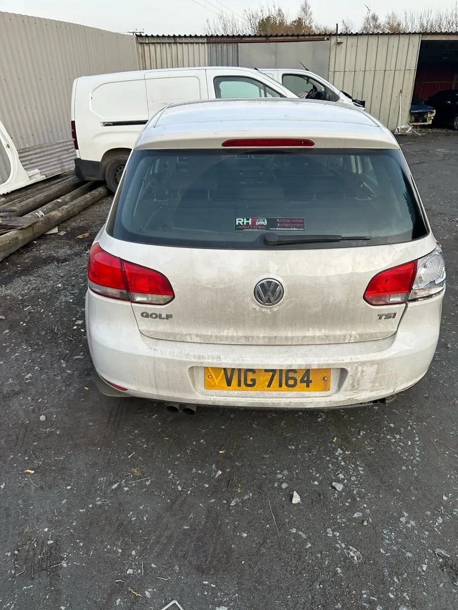 2011 Volkswagen Golf mk6 1.4 petrol for breaking - Image 3