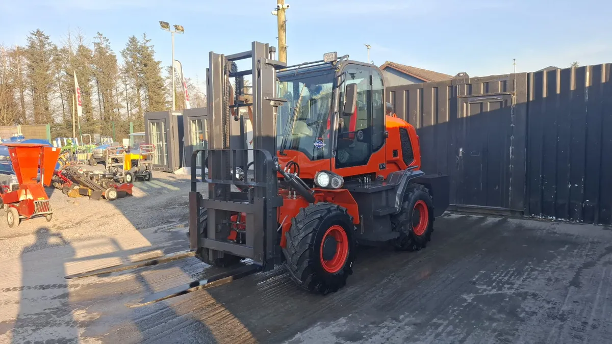 Articulated Forklift - Image 3