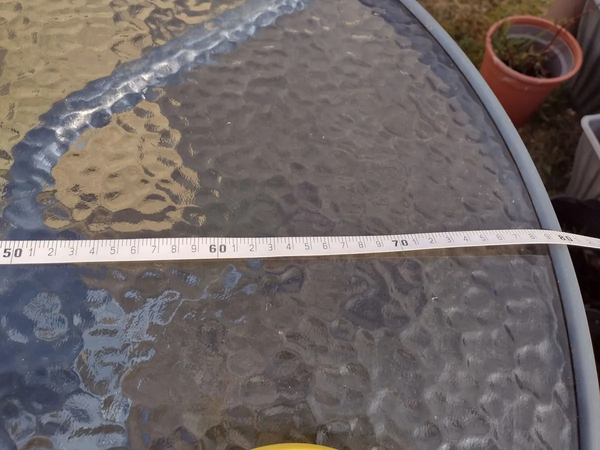 Garden/ patio glass top table 80cm wide - Image 4