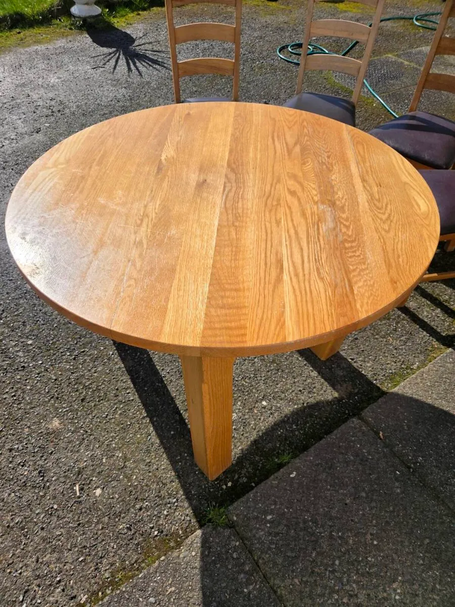 Kitchen table& chairs - Image 1