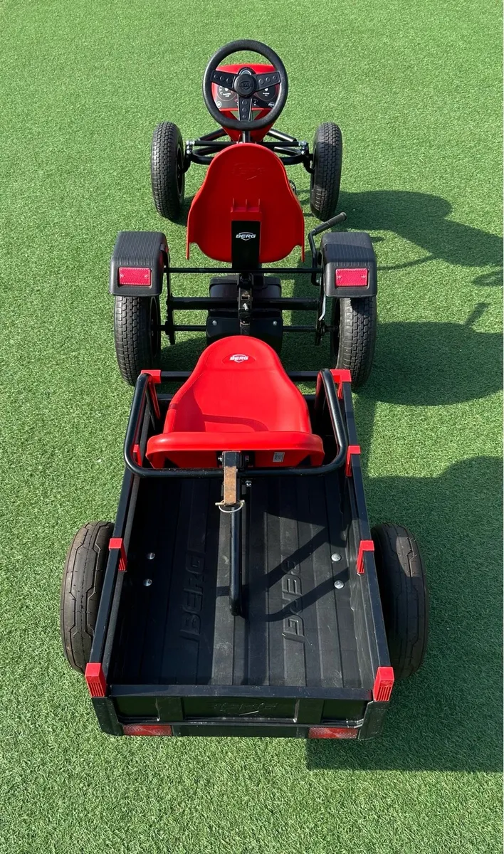 Berg Super Red Go Kart - Image 3
