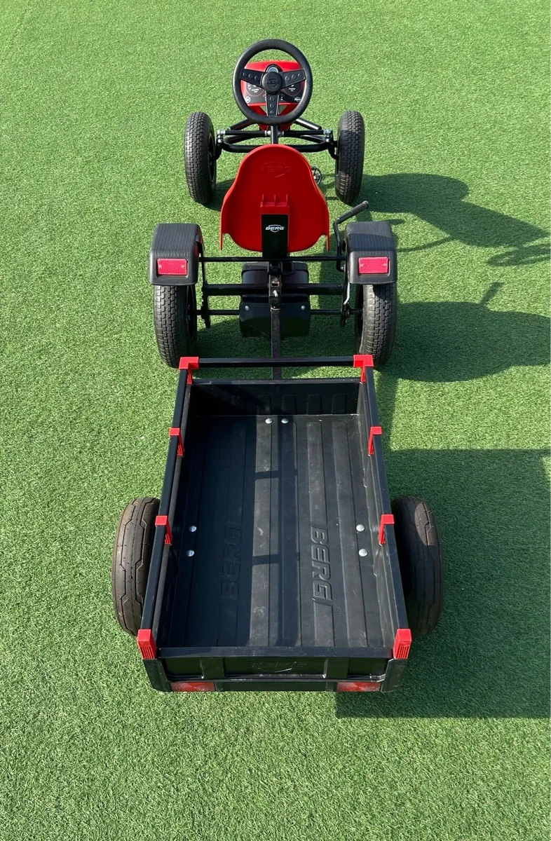 Berg Super Red Go Kart - Image 4