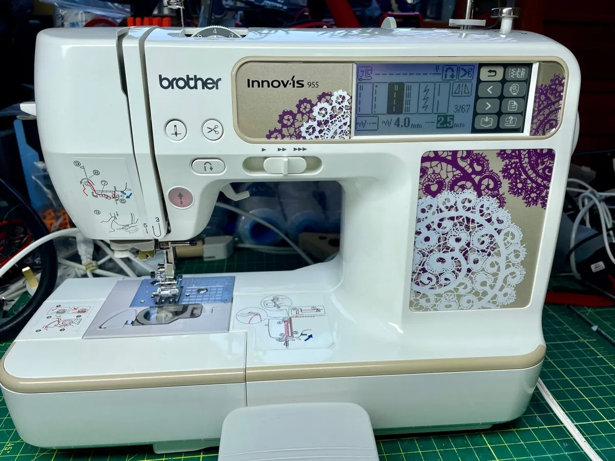 BROTHER INNOV-IS 955 Embroider & Sewing Machine - Image 2