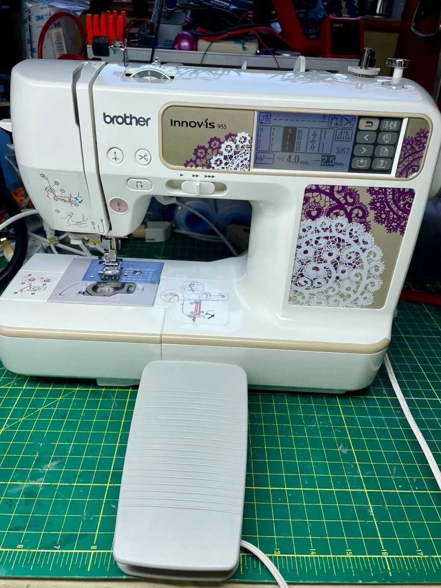 BROTHER INNOV-IS 955 Embroider & Sewing Machine - Image 3