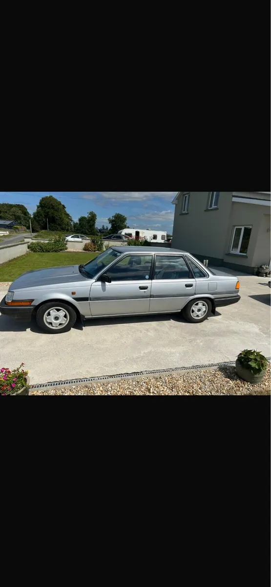 Toyota carina II 1984 - Image 3