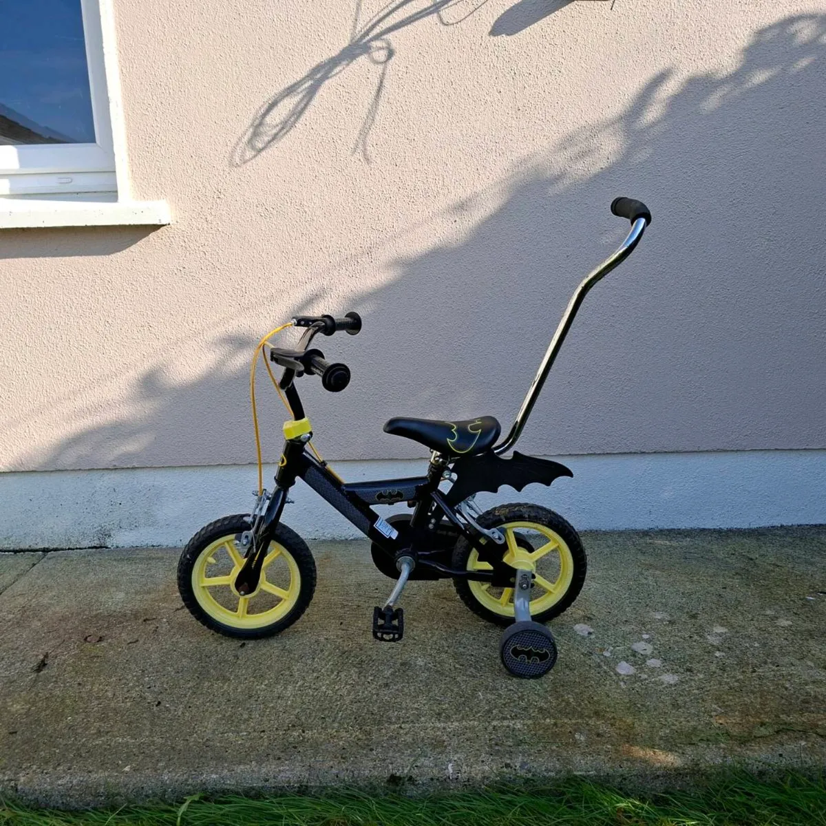Child's bicycle - Image 1