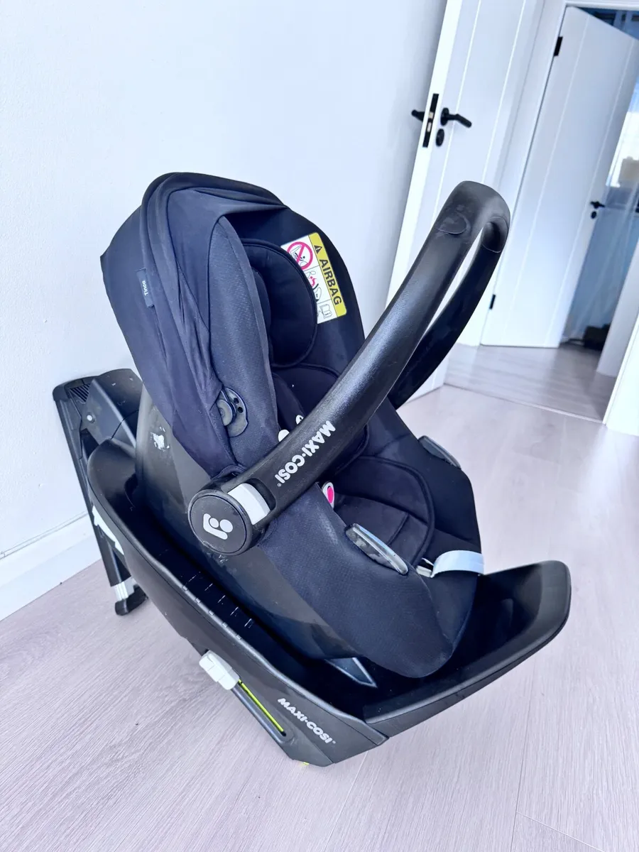 Car seat - Image 1