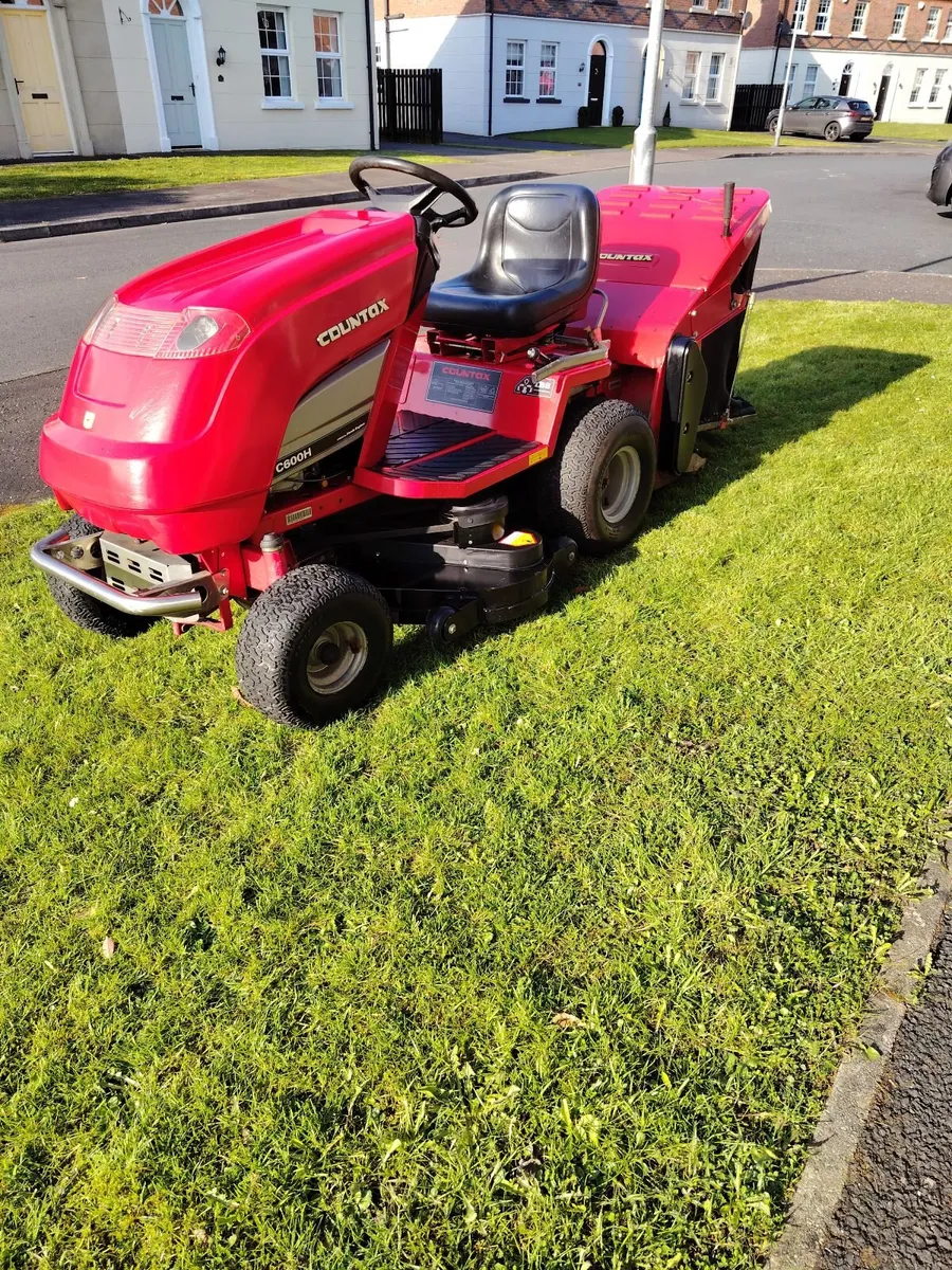 Countax ride on lawnmower - Image 2