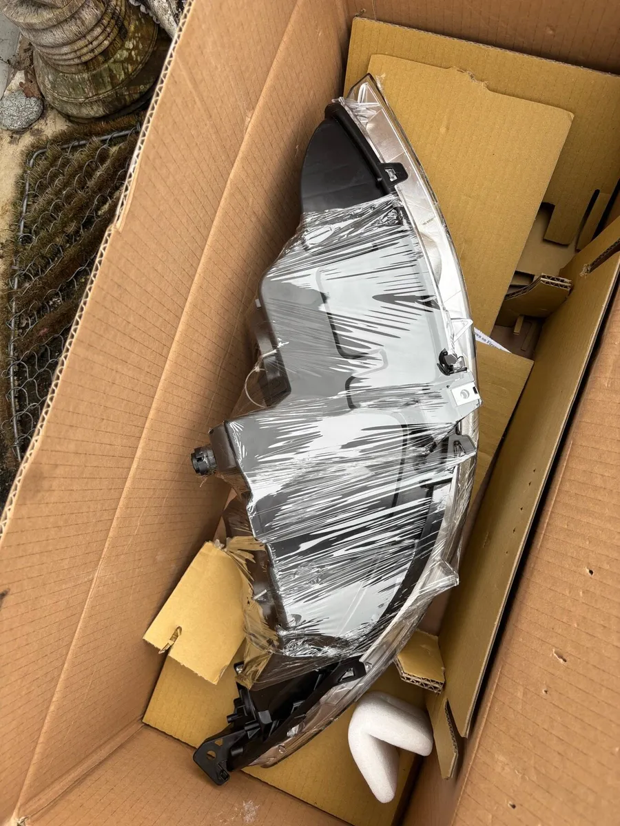 Front left headlamp Peugeot 308 - Image 2