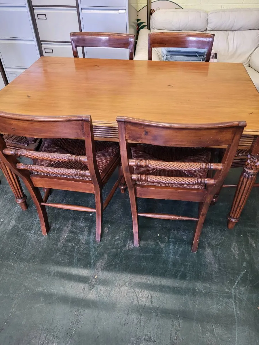 Good Dining table and six chairs - Image 1