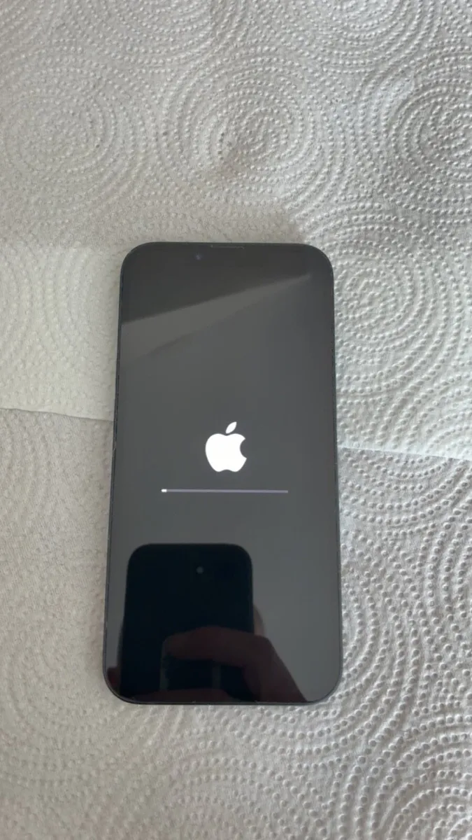 iPhone 14 - Image 2