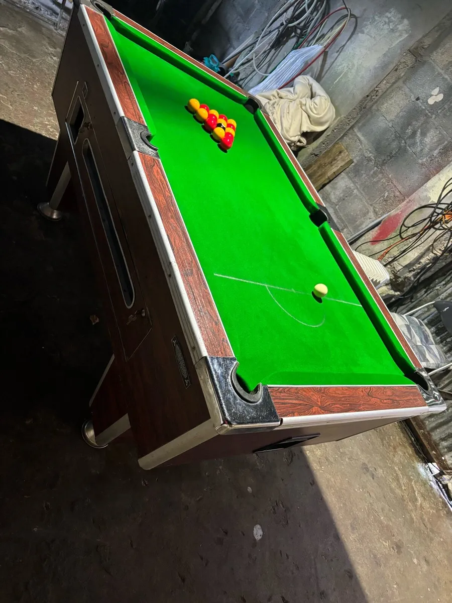 Pooltable - Image 1