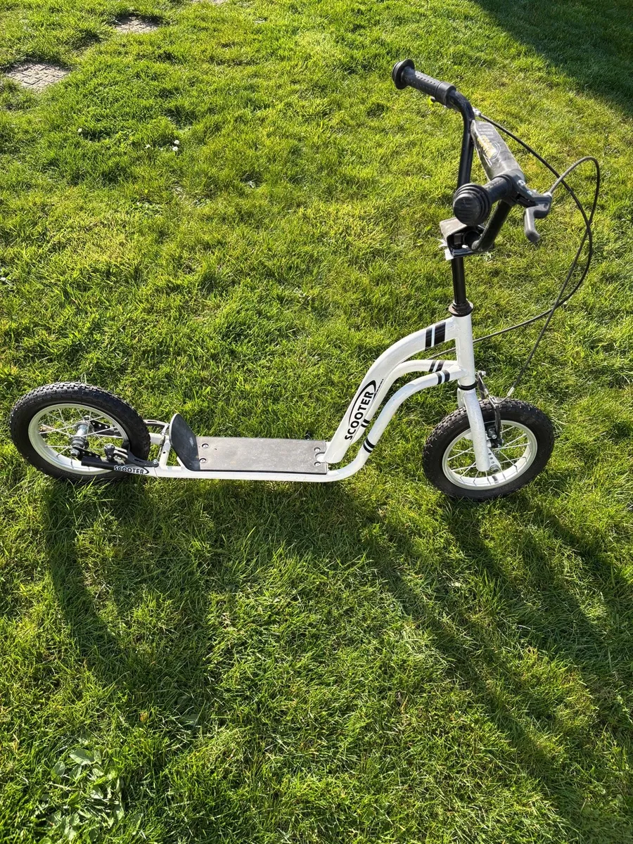 Scooter - Image 3