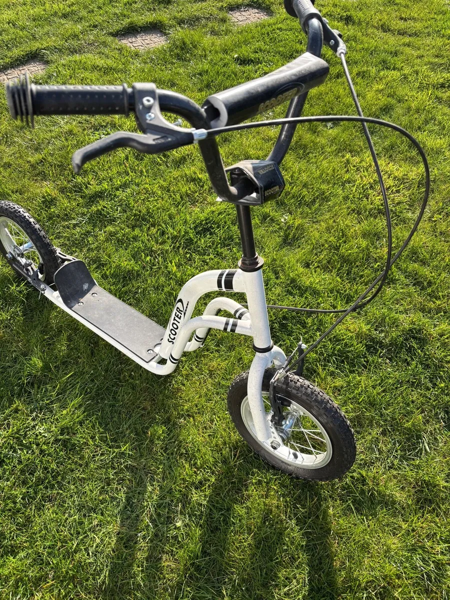 Scooter - Image 1